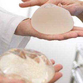 implants dans la poitrine